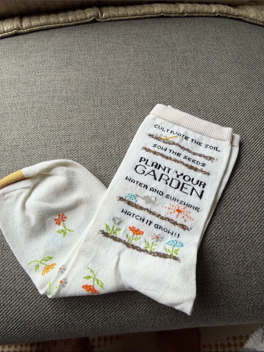 Gold Toe White Crew Socks with Floral Garden Design